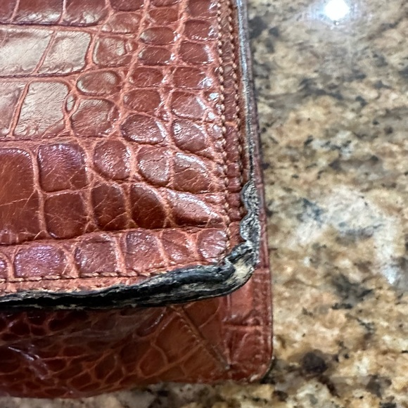 Vintage Cristian of Italy Embossed Croc Style Leather Bucket Bag - Picture 10 of 14